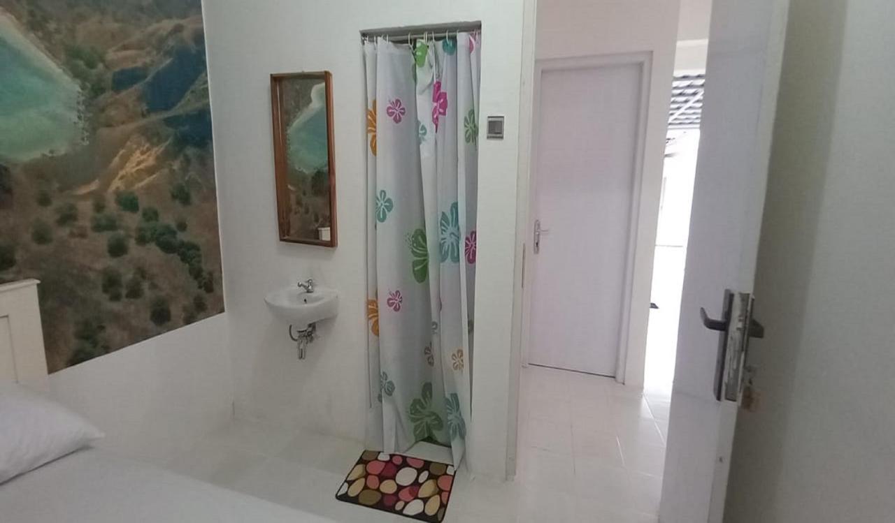 Oyo 90974 Homestay Golo Koe Sejahtera Labuan Bajo Buitenkant foto